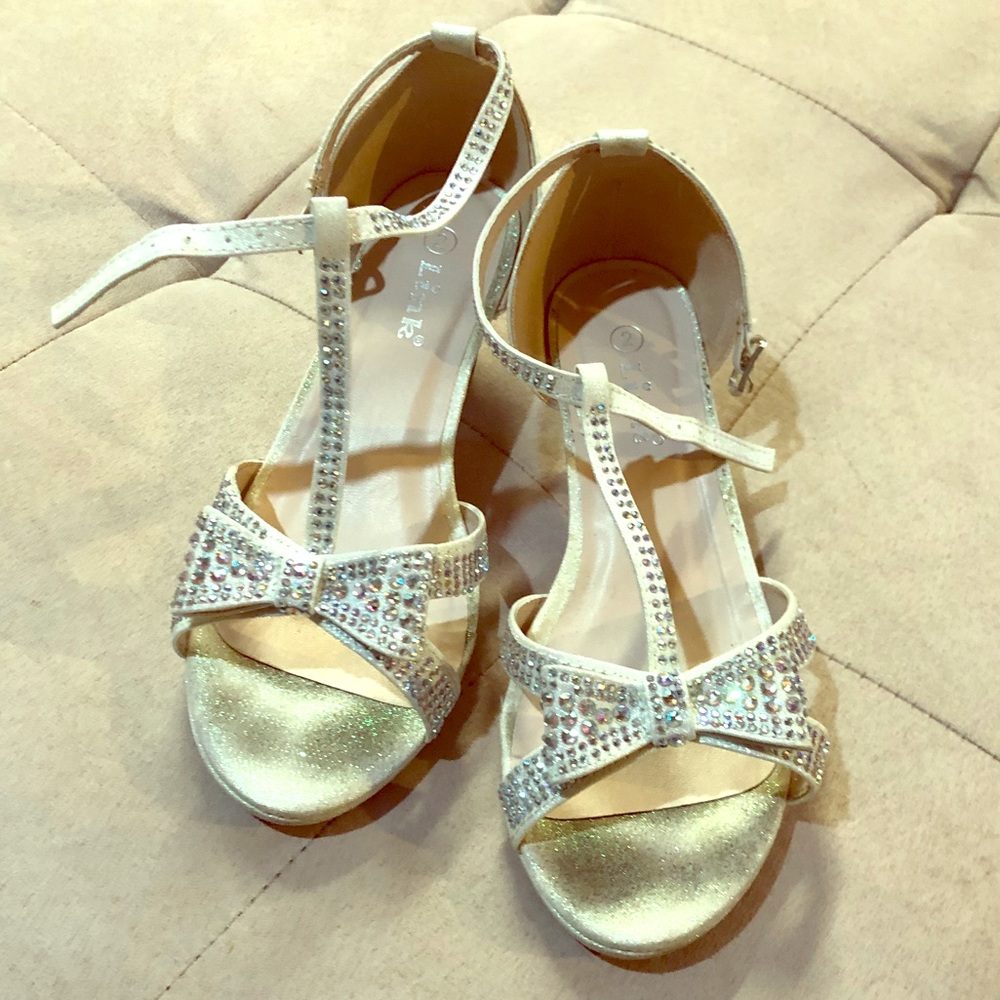 T-strap rhinestone shoes with bow